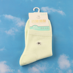 Low price breathable antibiosis deodorization women casual crew socks