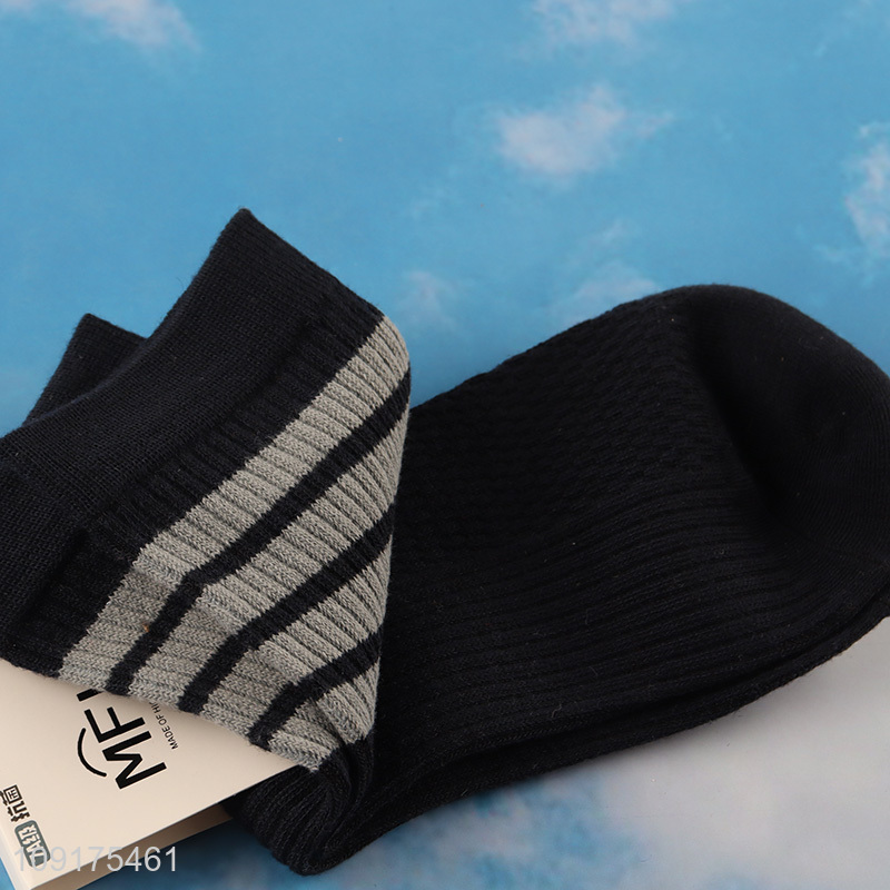 Popular products breathable men cotton socks crew socks for sale