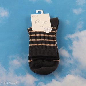 Hot products fashion women striped cotton socks crew socks