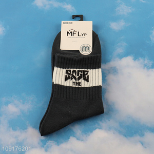 Hot items fashion men cotton socks crew socks for sale
