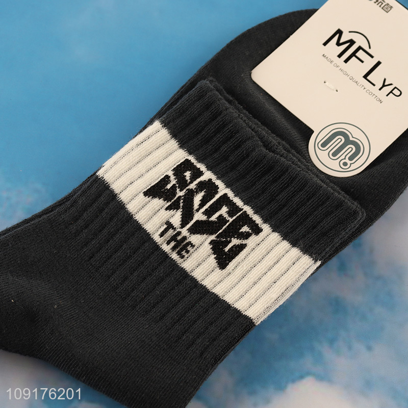 Hot items fashion men cotton socks crew socks for sale