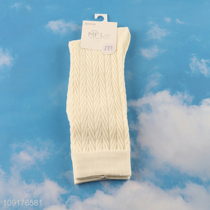 Yiwu market white breathable women crew socks cotton socks