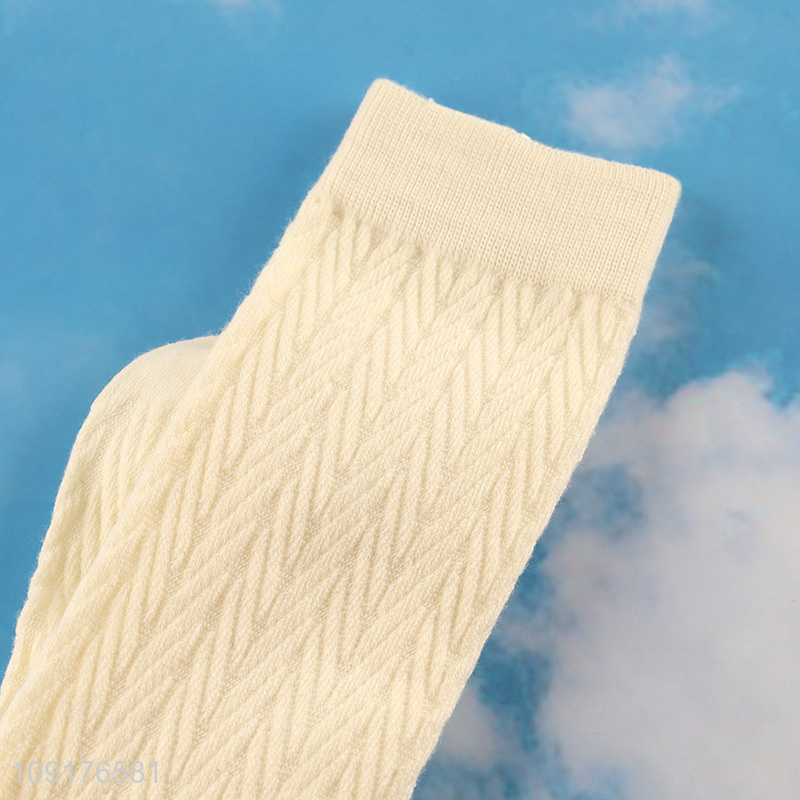 Yiwu market white breathable women crew socks cotton socks