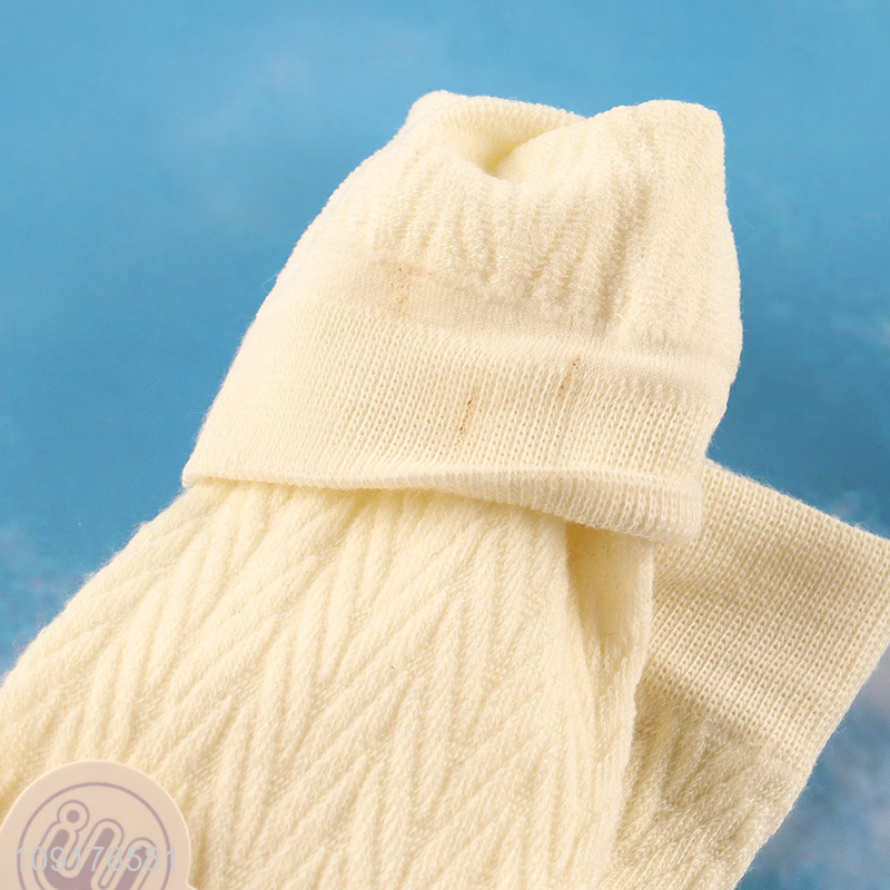 Yiwu market white breathable women crew socks cotton socks