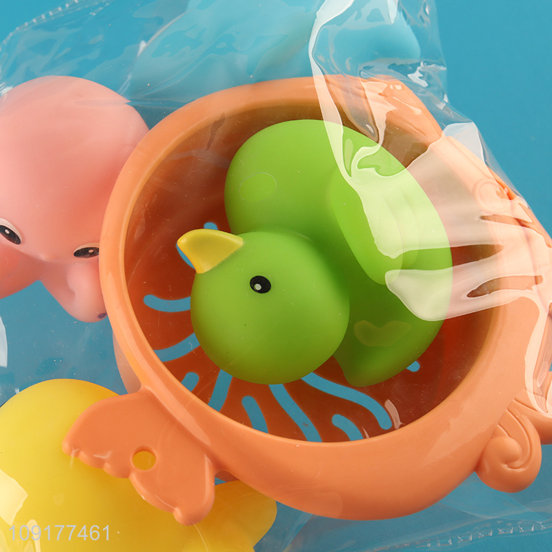 Factory price children funny vinyl animal duck water play toys bath shower toy