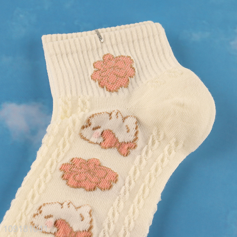 Top quality fashion embroidery polyester socks women socks
