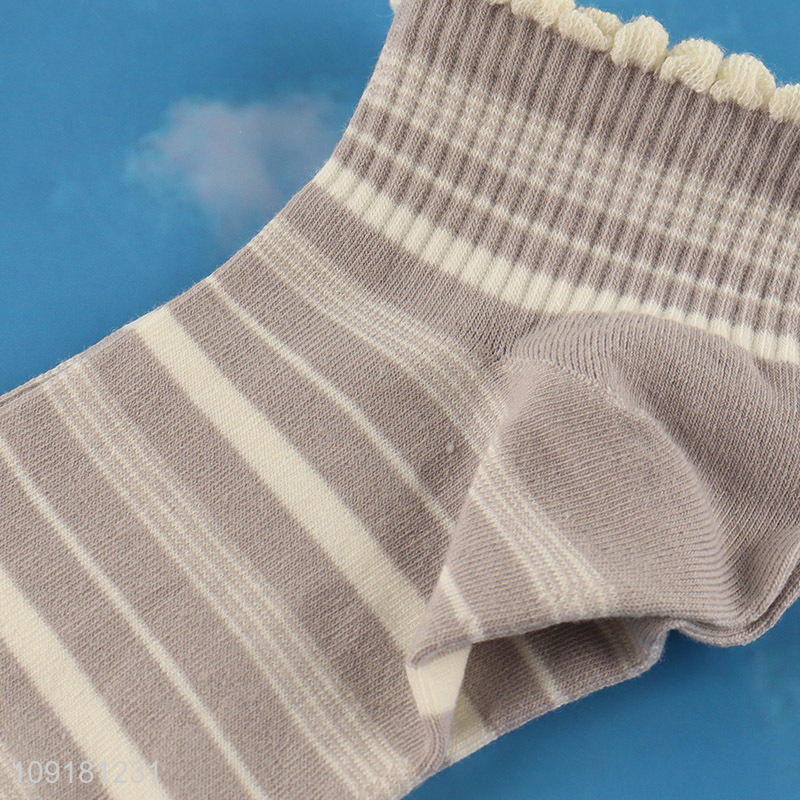 Hot selling fashion striped socks ruffle socks for women