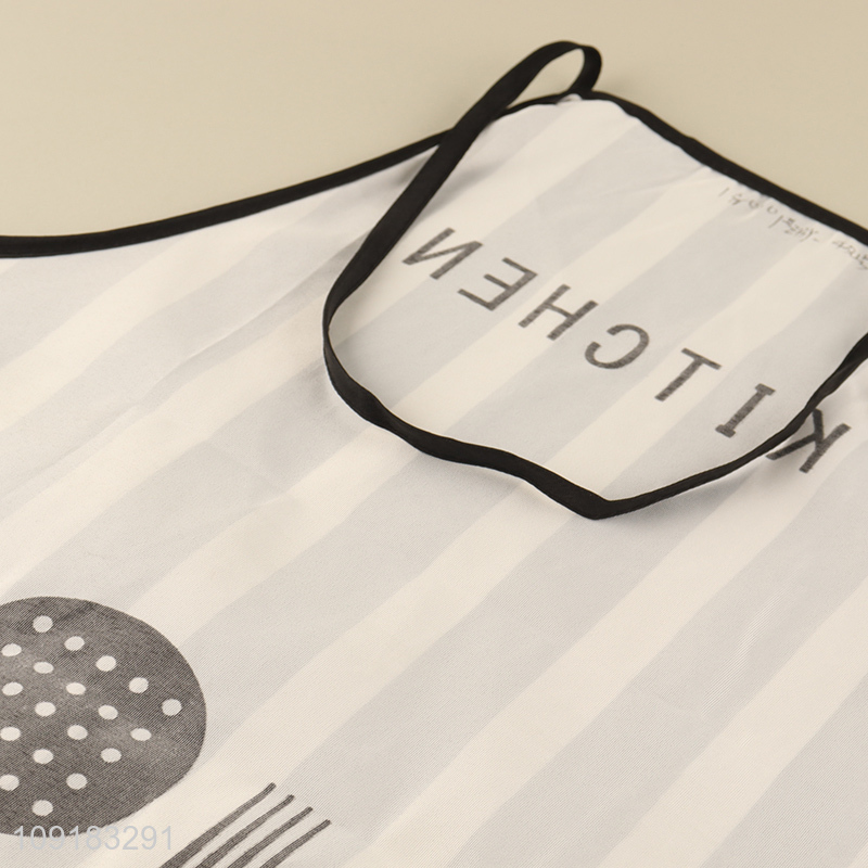 Good selling kitchen supplies oil-proof polyester cooking apron