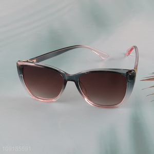 Yiwu market outdoor beach sunglasses plastic frame sunglasses