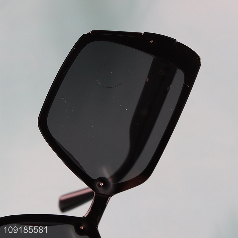 China factory black fashion plastic frame sunglasses for men women