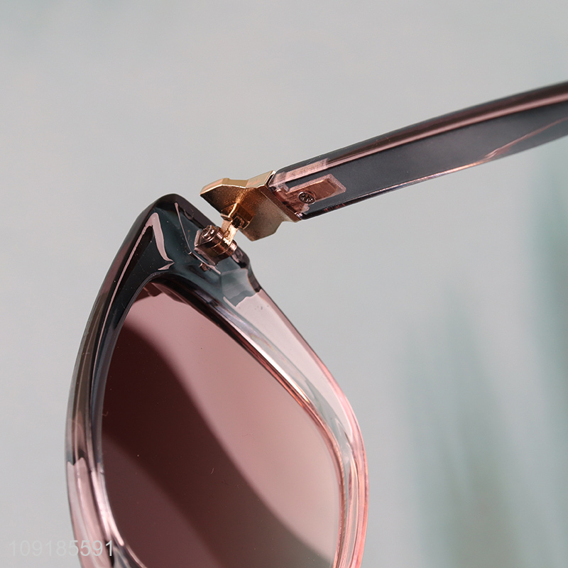 Yiwu market outdoor beach sunglasses plastic frame sunglasses