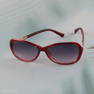 Most popular outdoor beach plastic frame sunglasses polarized sunglasses for sale