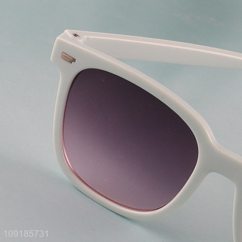 China supplier fashion plastic frame sunglasses polarized sunglasses for sale