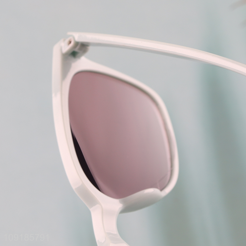 Yiwu market plastic frame sunglasses polarized sunglasses for sale