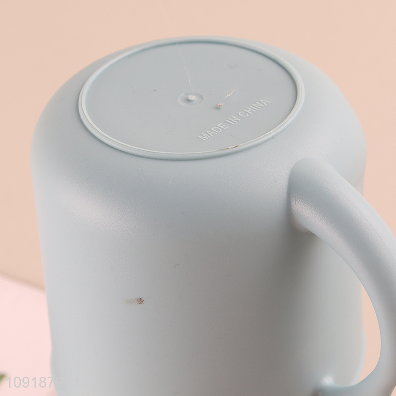 Factory Price Cute Cartoon Plastic Cup with Lid & Handle for Kids