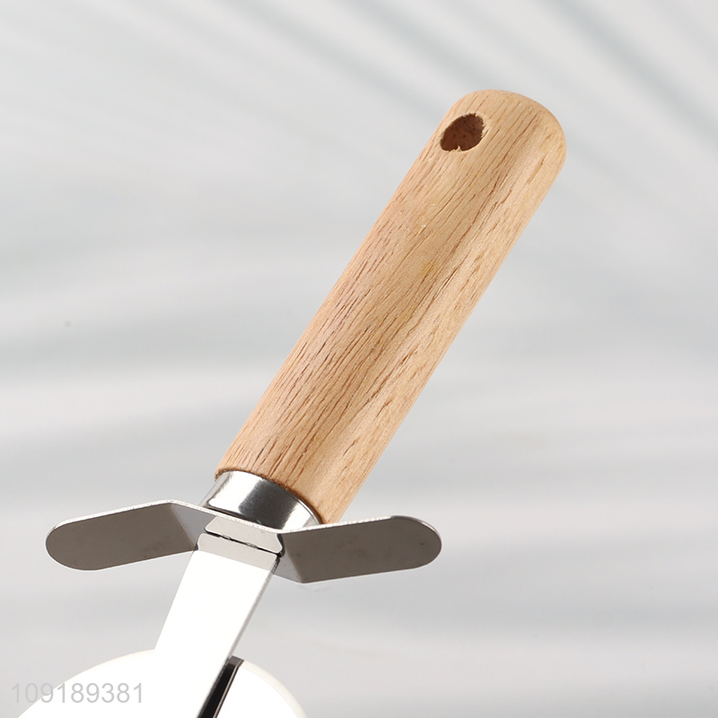 High Quality Stainless Steel Pizza Cutter Wheel with Wooden Handle