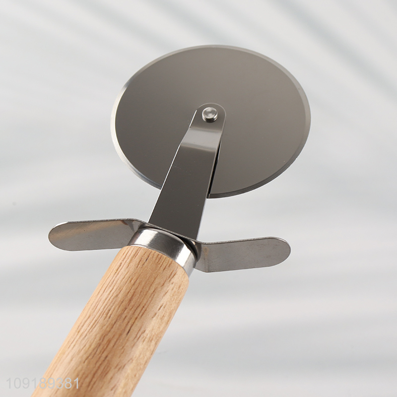 High Quality Stainless Steel Pizza Cutter Wheel with Wooden Handle