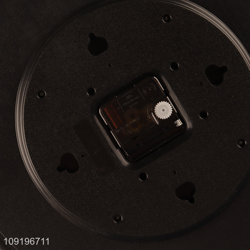 New Arrival Round Battery Operated Silent Plastic Wall Clock