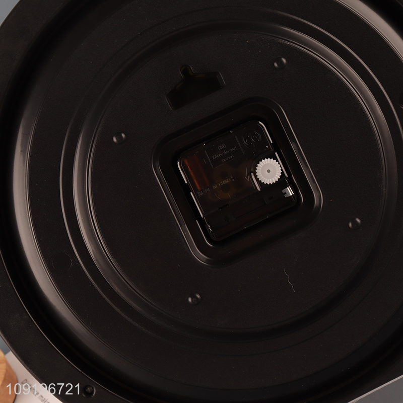 Hot Selling Round Plastic Wall Clock for Living Room Decoration