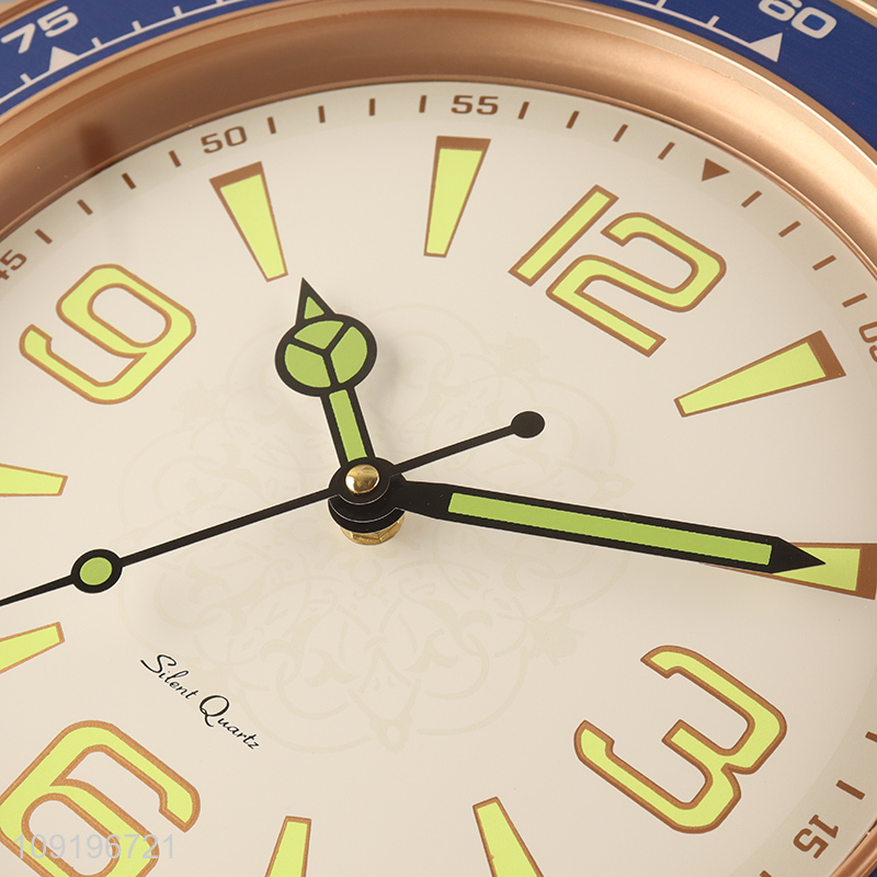 Hot Selling Round Plastic Wall Clock for Living Room Decoration