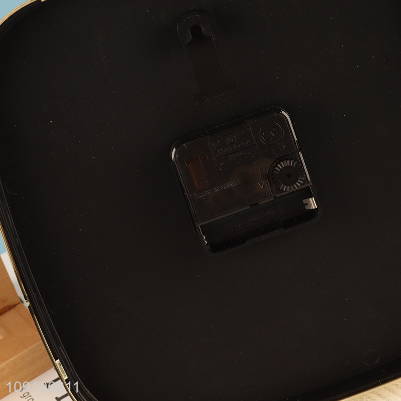 Hot Selling Square Battery Operated Silent Plastic Wall Clock