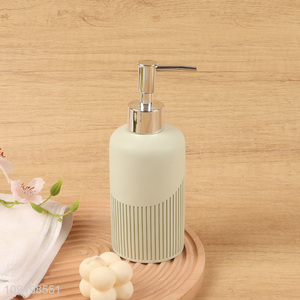 Latest design bathroom accessories liquid soap dispenser for home hotel