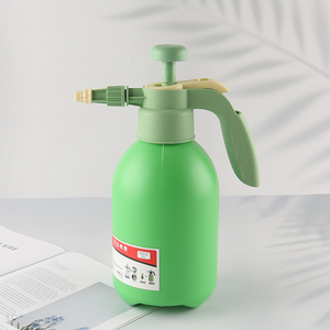 China Wholesale Empty Plastic Spray Bottle Hand-Held Watering Can