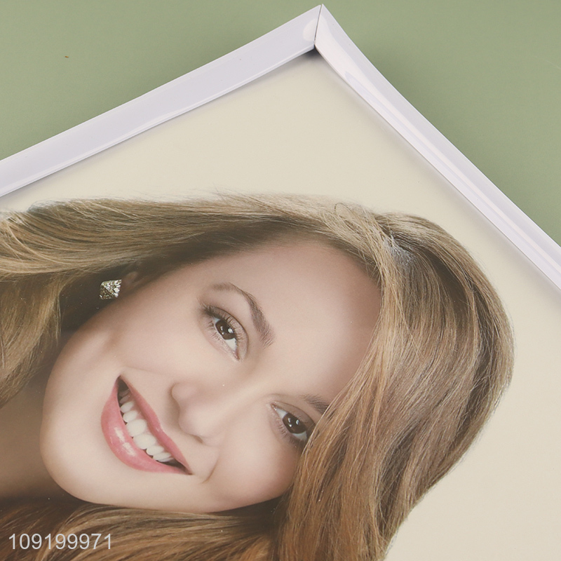 Good Quality 12X16 Inch Picture Frame Wall Hanging Plastic Photo Frame