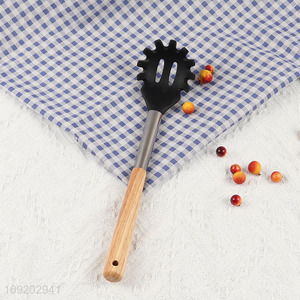 Top sale professional kitchen utensil spaghetti spatula with wooden handle
