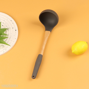 Factory direct sale kitchen utensil long handle soup ladle wholesale