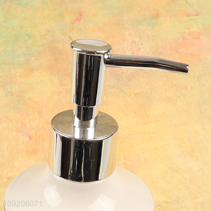 Yiwu market home hotel bathroom accessories liquid soap dispenser for sale