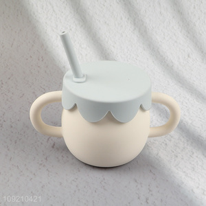 Hot selling cute silicone water cup straw cup with handle&lid