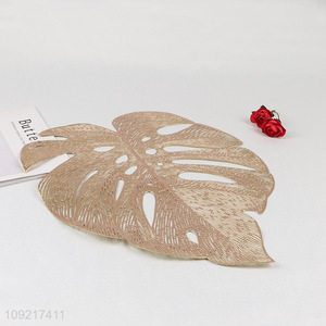 New Arrival Leaf Shaped Metallic Place Mats Hollow Out Table Placemats