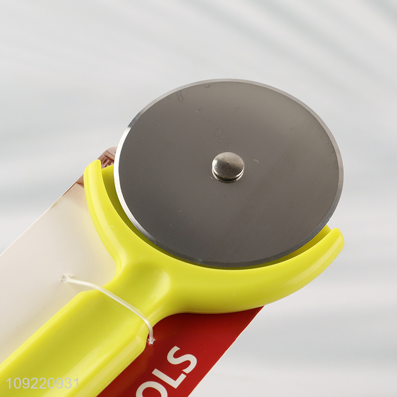 China wholesale kitchen pizza tool stainless steel pizza wheel pizza cutter