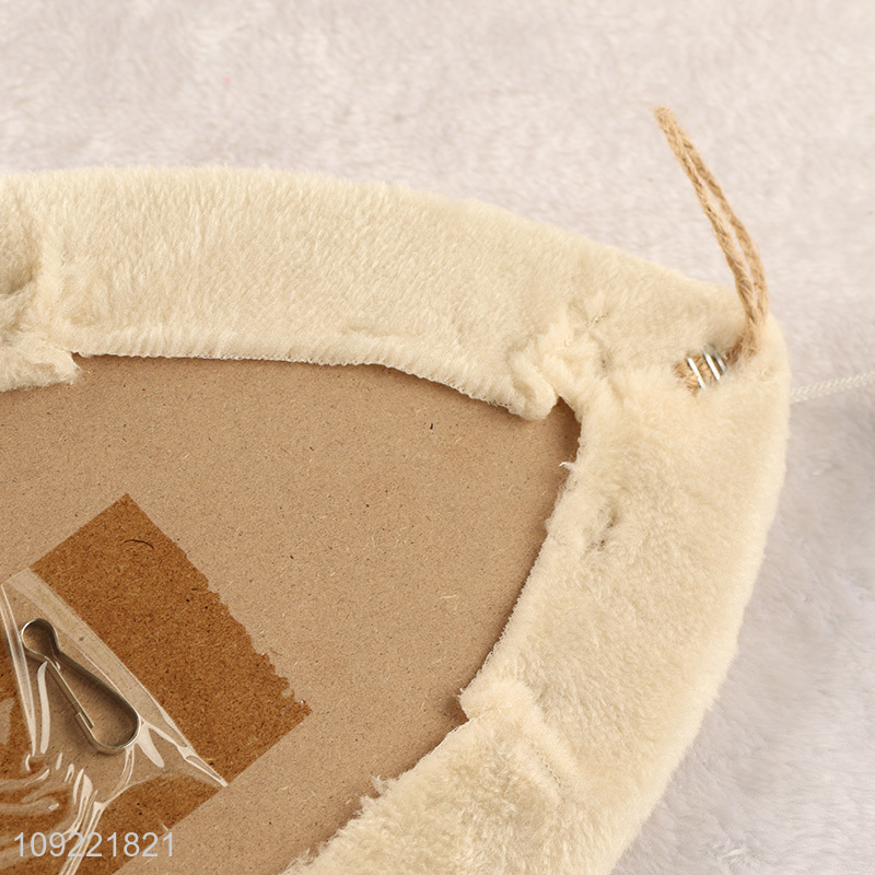 China supplier fish shape indoor pet cat scratching board for sale