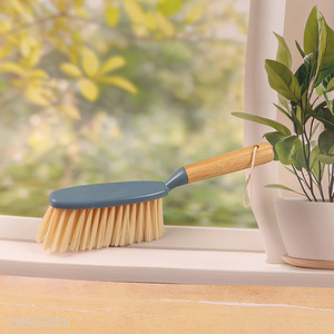 Factory Supply Bed Cleaning Brush Dusting Brush with Wooden Handle