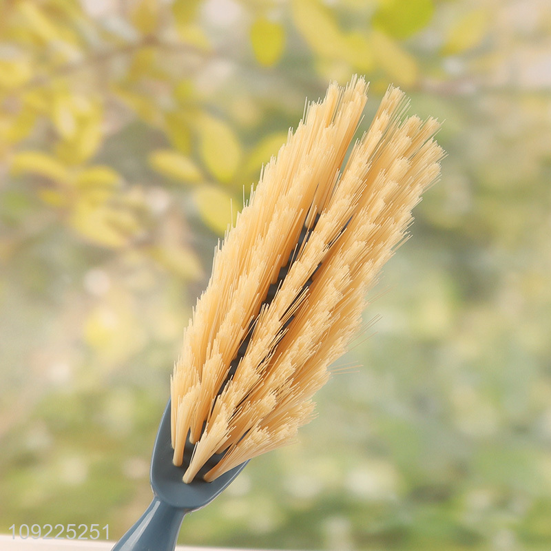 Factory Supply Bed Cleaning Brush Dusting Brush with Wooden Handle