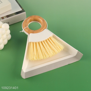 Hot selling household cleaning tool mini hand held dustpan and brush set