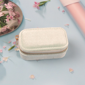 Good Quality Mini Travel Velvet Jewelry Case for Necklaces Earrings Rings