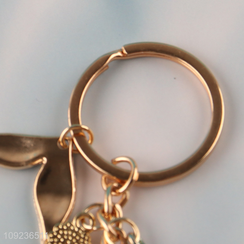 Factory direct sale portable creative alloy keychain key rings for gifts