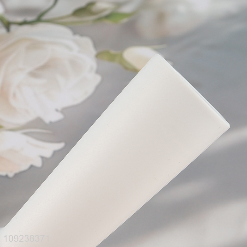 Hot products cat paw shape hand-roll silicone garlic peeler for sale