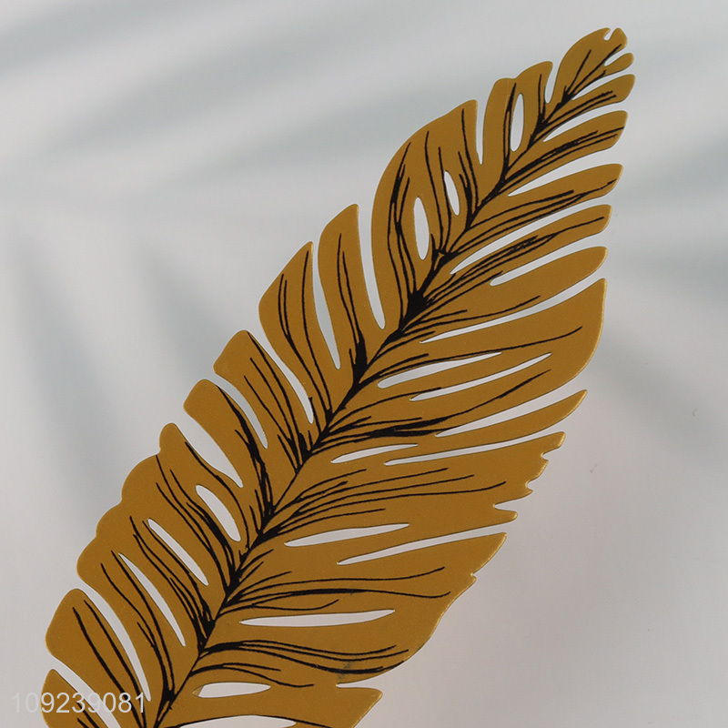 China supplier metal leaf ornaments with wooden bases for tabletop decoration