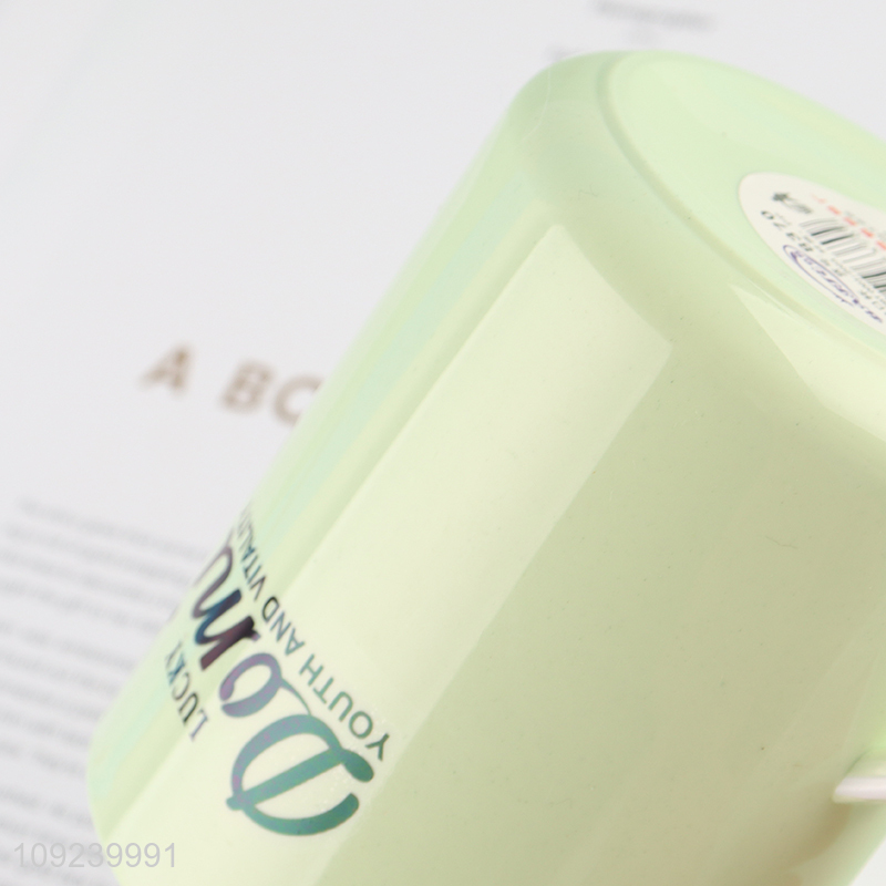 Popular products plastic water cup juice cup with lid&spoon