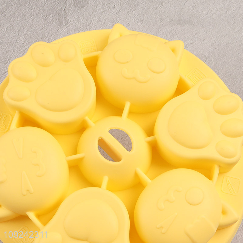 Low price silicone kitchen baking tool cartoon cake mold for sale