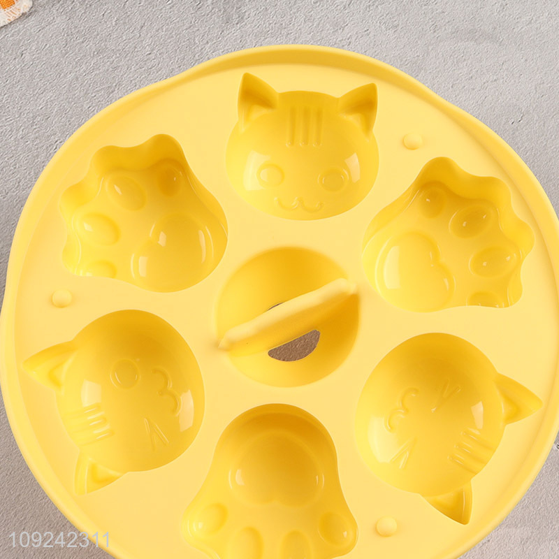 Low price silicone kitchen baking tool cartoon cake mold for sale