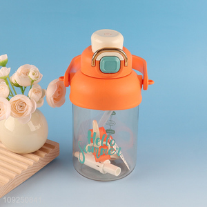 China Imports Portable Plastic Water Bottle Custom Water Bottle with Handle & Straw