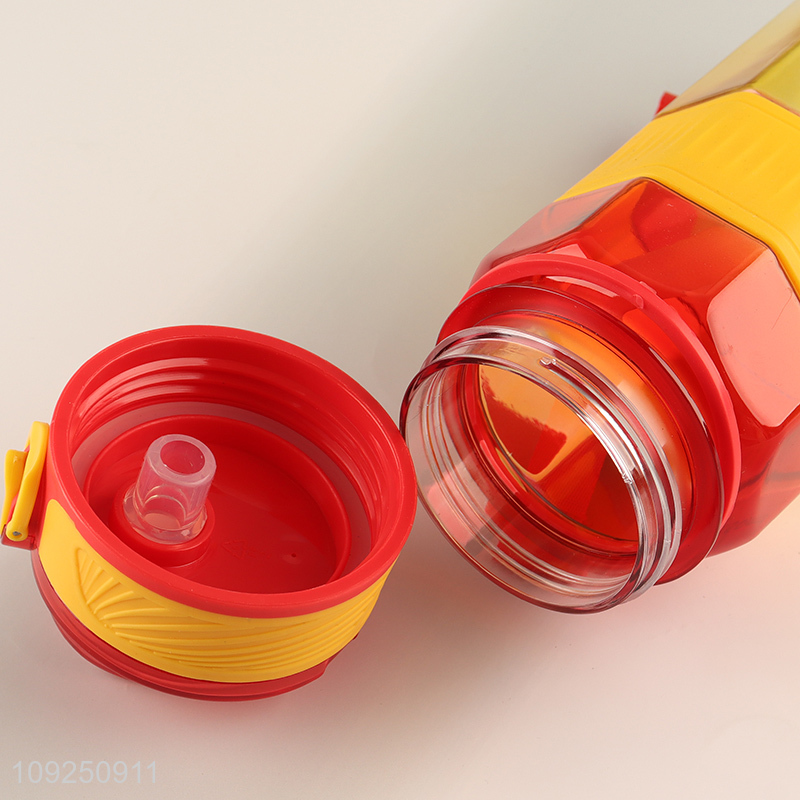 New Product 750ml Portable Plastic Sport Water Bottle with Straw & Leakproof Lid
