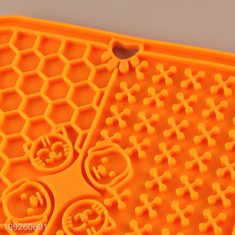 China Imports Dog Slow Feeder Silicone Lick Mat with Suction Cups