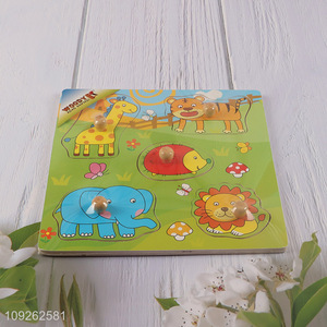 Top selling animal series hand-grabbing puzzle board wooden toys wholesale