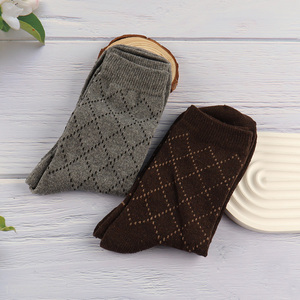 Good Quality Mens Winter Socks Solid Color Comfy Cozy Crew Socks Wholesale